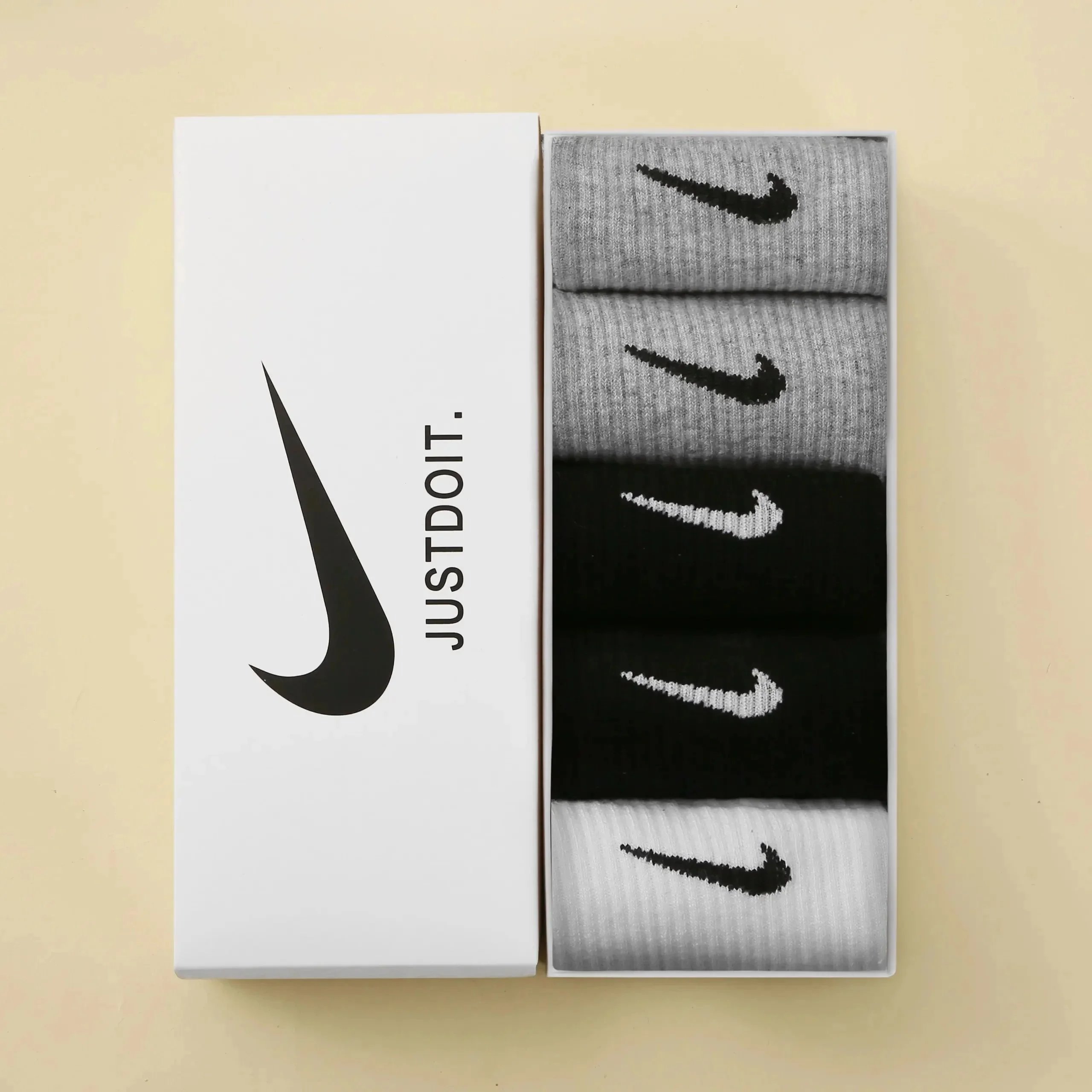Nike Everyday Cushion Crew Socks Cotton Athletic Set Multicolor