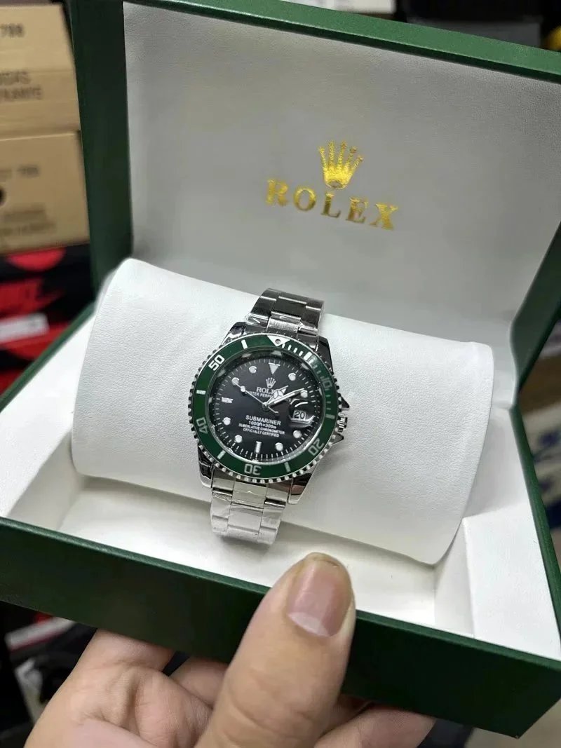 Rolex Submariner luxury watch Green and Silver