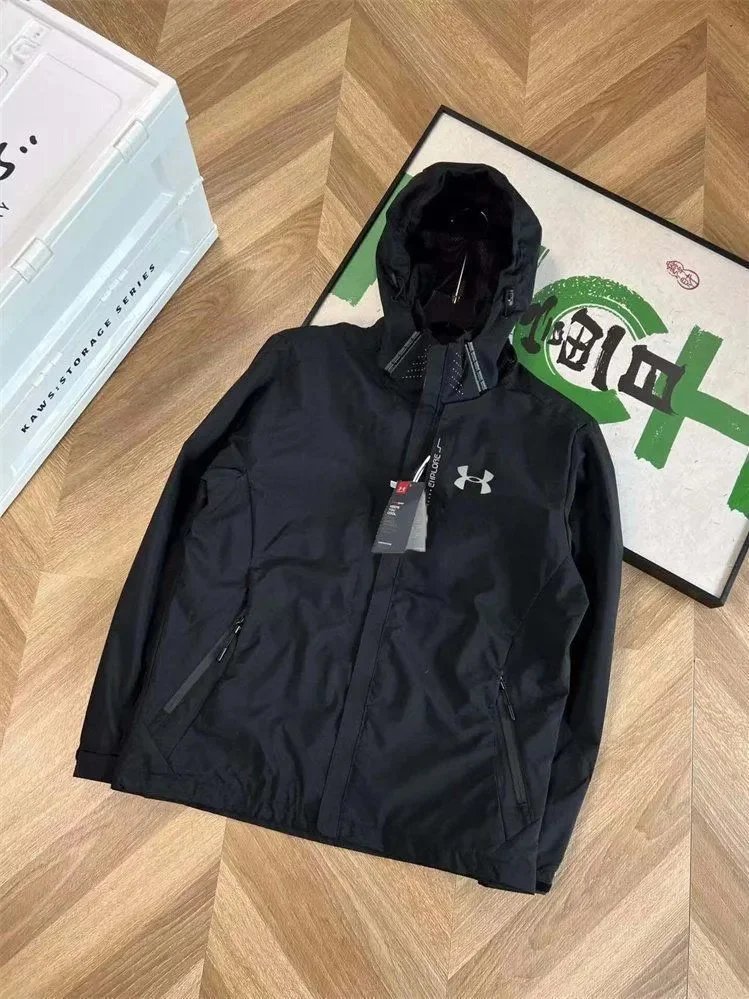 Under Armour UA Windbreaker Lightweight Sporty Jacket Black