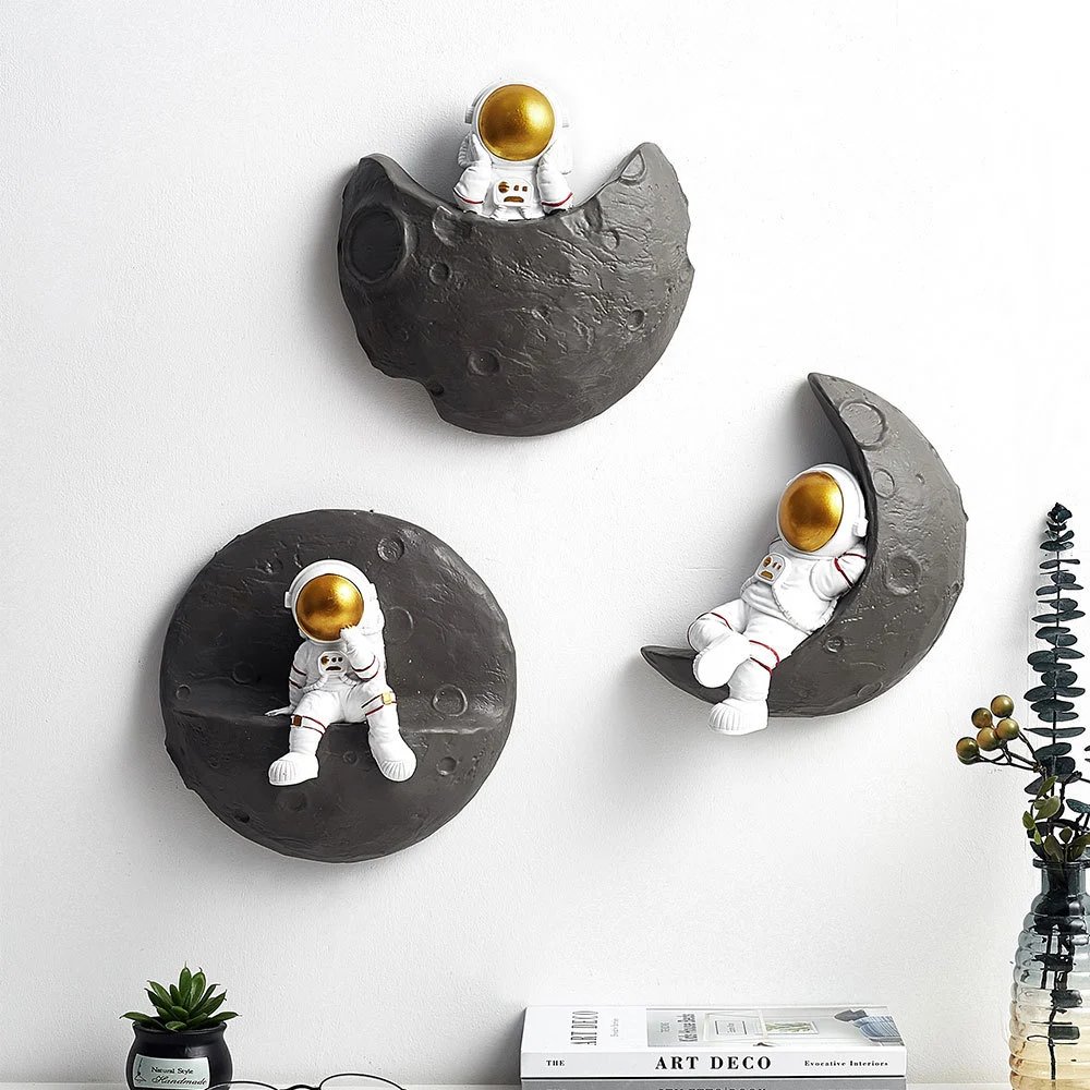 Nordic Style Creative Astronaut Wall Hanging Light Luxury Living Room Tv Wall Decor Pendant Entrance Wall Hanging
